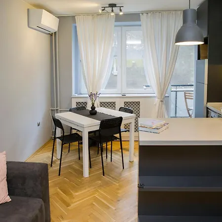 Sunny Balcony 2 Bedroom Metro Vitosha Blvd Sofia