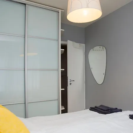 Sunny Balcony 2 Bedroom Metro Vitosha Blvd