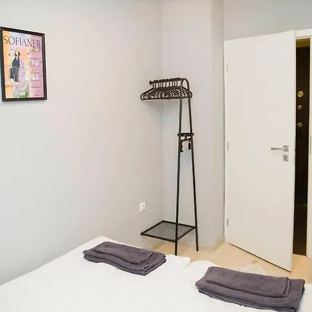 Sunny Balcony 2 Bedroom Metro Vitosha Blvd Sofia